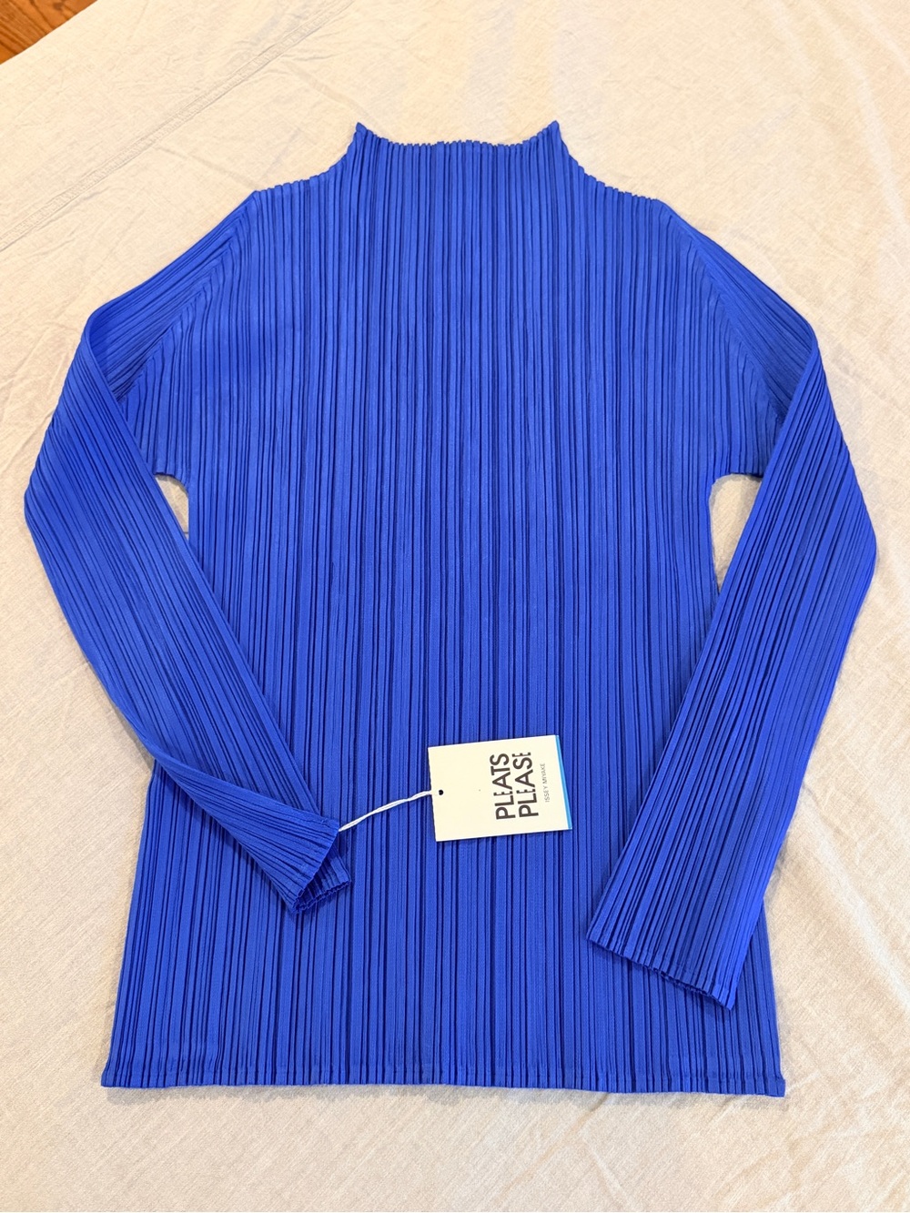 Issey Miyake Electric Blue Pleated Long-Sleeve Top
